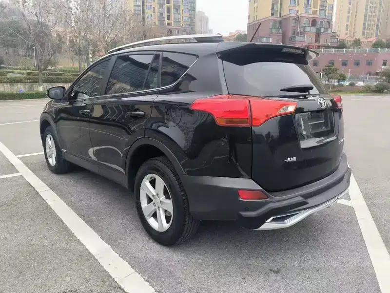 2013 RAV4 2.0L CVT 2WD Urban Edition — миниатюра 4