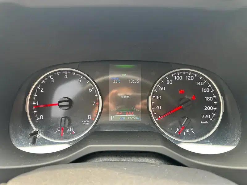 2021 Toyota RAV4 2.0L CVT 2WD Urban Edition — миниатюра 12