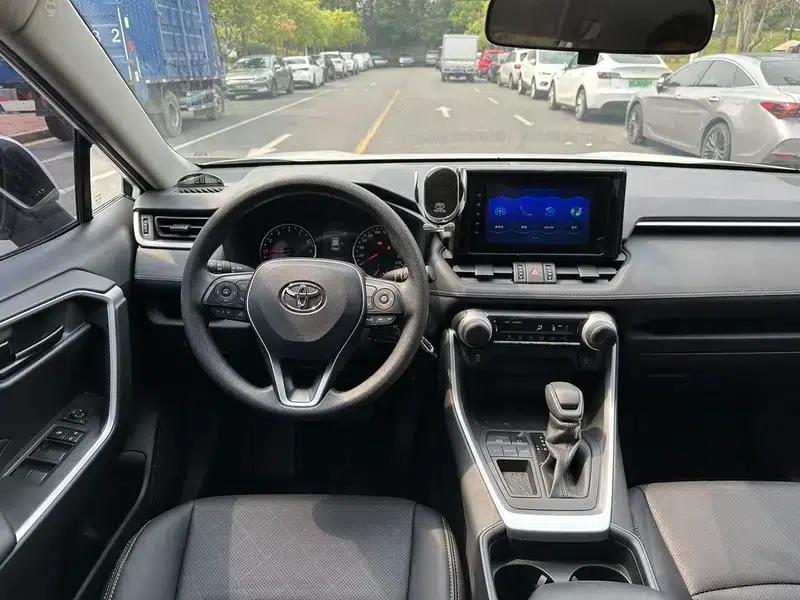 2021 Toyota RAV4 2.0L CVT 2WD Urban Edition — миниатюра 14