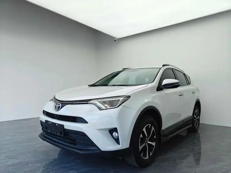2016 RAV4 2.0L CVT 2WD Fashion Edition — миниатюра 1