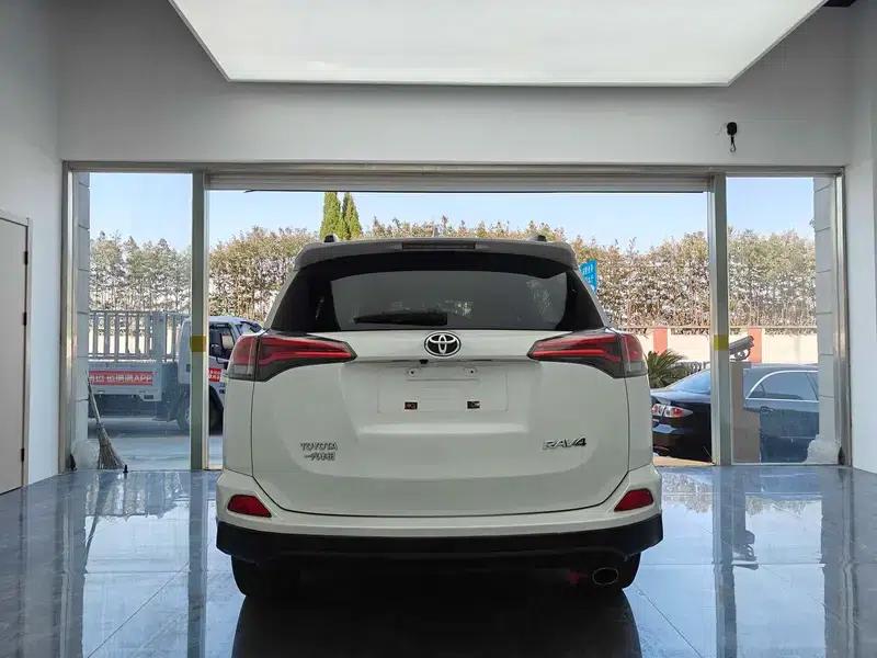 2016 RAV4 2.0L CVT 2WD Fashion Edition — миниатюра 5