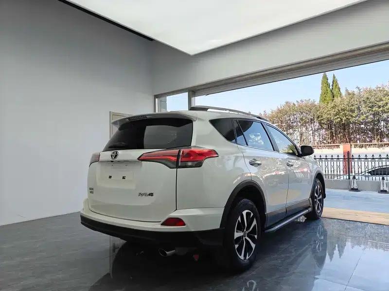 2016 RAV4 2.0L CVT 2WD Fashion Edition — миниатюра 6