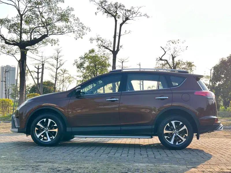 2016 RAV4 2.0L CVT 2WD Smart Edition — миниатюра 4