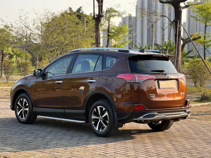 2016 RAV4 2.0L CVT 2WD Smart Edition — миниатюра 5