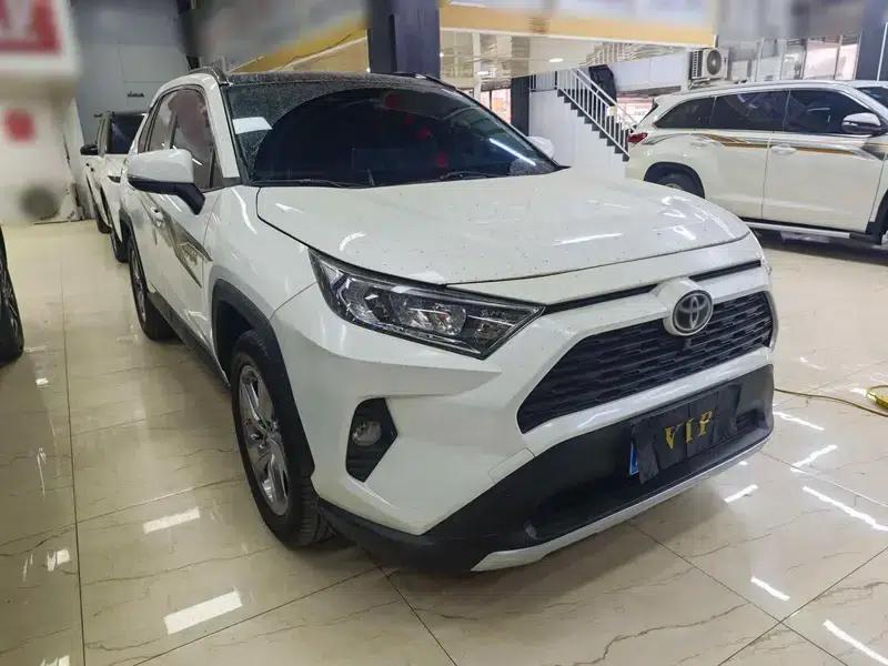 RAV4 2020 2.0L CVT 4WD Fashion Edition — миниатюра 3