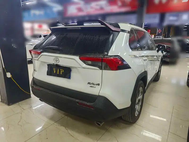 RAV4 2020 2.0L CVT 4WD Fashion Edition — миниатюра 6