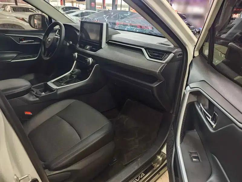 RAV4 2020 2.0L CVT 4WD Fashion Edition — миниатюра 7