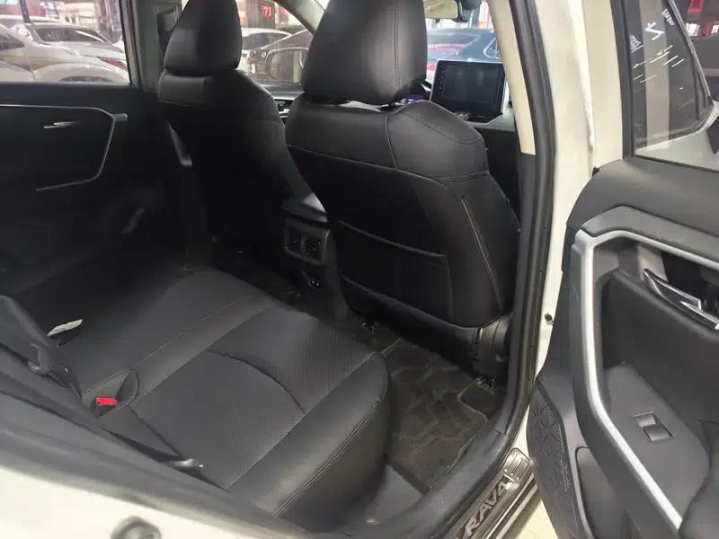 RAV4 2020 2.0L CVT 4WD Fashion Edition — миниатюра 8