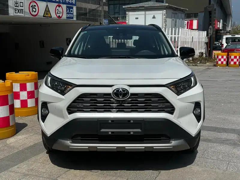 2022 Toyota RAV4 2.0L CVT 4WD Premium Edition — миниатюра 2