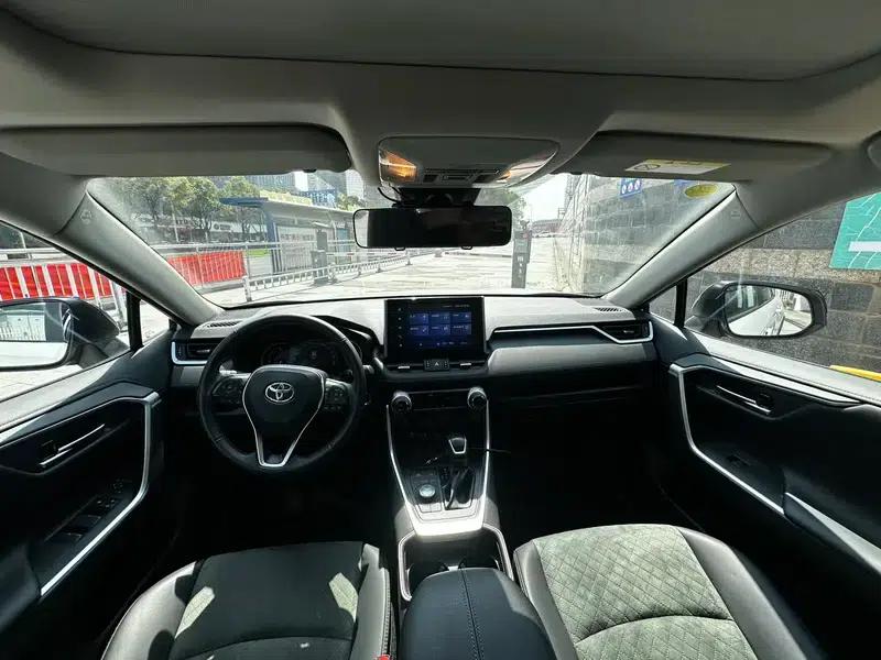 2022 Toyota RAV4 2.0L CVT 4WD Premium Edition — миниатюра 5