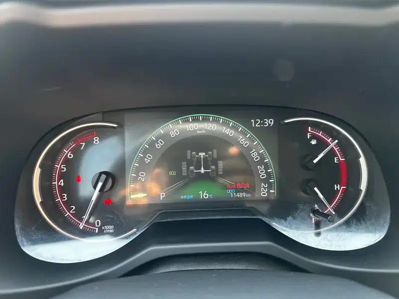 2022 Toyota RAV4 2.0L CVT 4WD Premium Edition — миниатюра 7