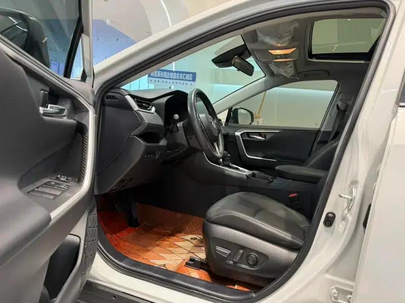 2022 Toyota RAV4 2.0L CVT 2WD Fashion Edition — миниатюра 13
