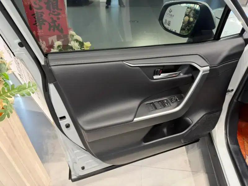 2022 Toyota RAV4 2.0L CVT 2WD Fashion Edition — миниатюра 16
