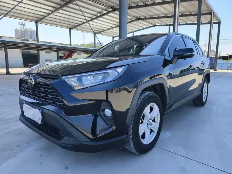 2021 Toyota RAV4 2.0L CVT 2WD Urban Edition — миниатюра 1