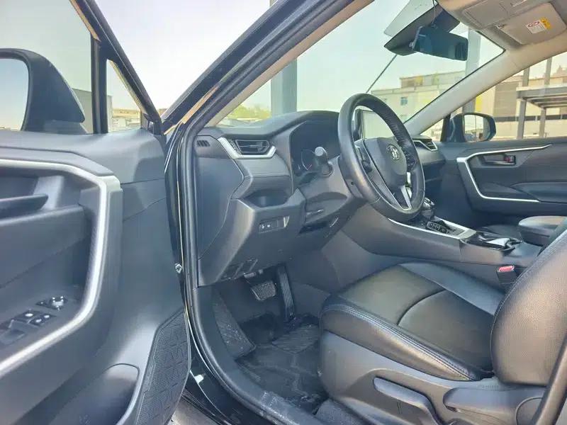 2021 Toyota RAV4 2.0L CVT 2WD Urban Edition — миниатюра 11