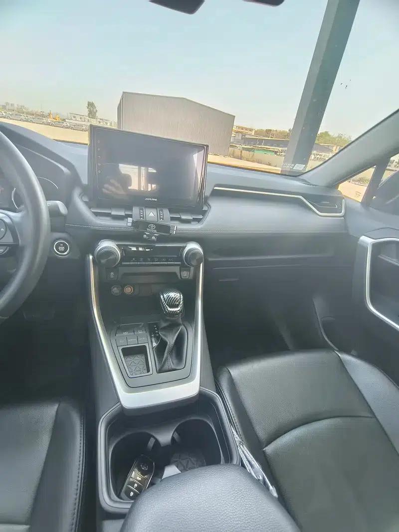 2021 Toyota RAV4 2.0L CVT 2WD Urban Edition — миниатюра 12