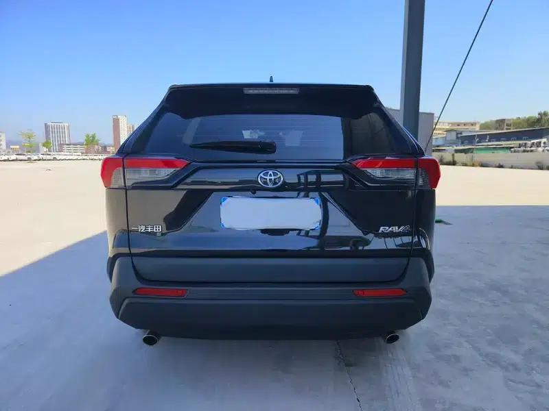 2021 Toyota RAV4 2.0L CVT 2WD Urban Edition — миниатюра 5