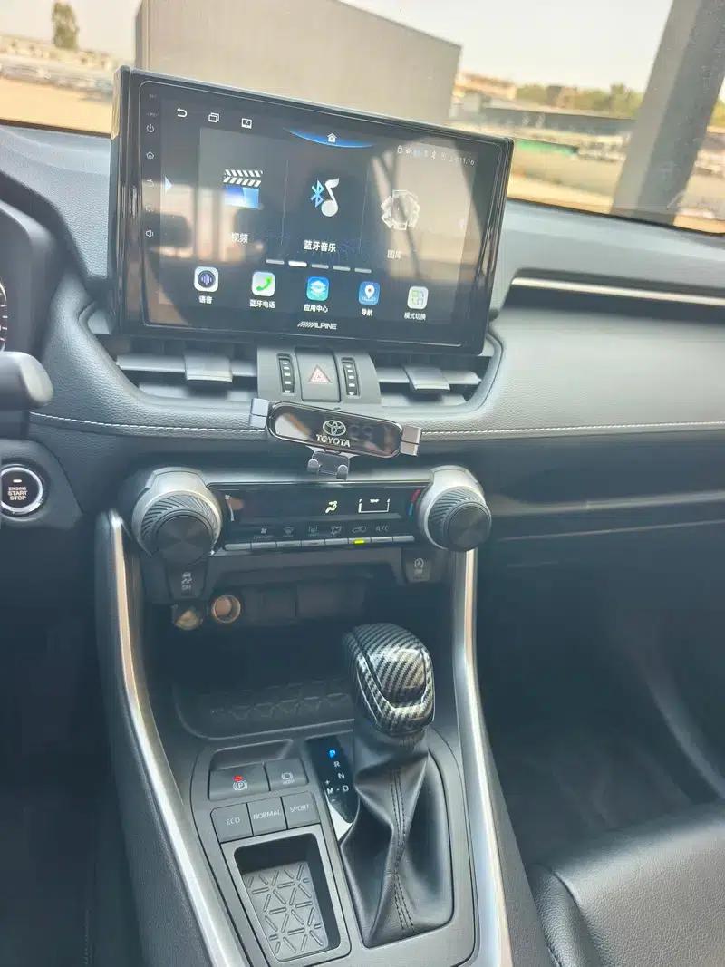 2021 Toyota RAV4 2.0L CVT 2WD Urban Edition — миниатюра 9