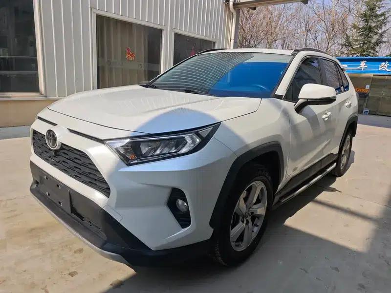 2021 RAV4 2.0L CVT 2WD Fashion Plus Edition — миниатюра 1