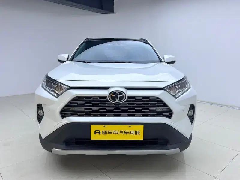 2021 RAV4 2.0L CVT 4WD Premium Edition — миниатюра 2