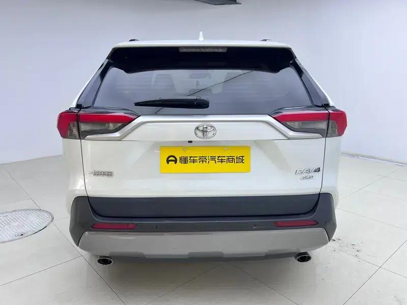 2021 RAV4 2.0L CVT 4WD Premium Edition — миниатюра 6