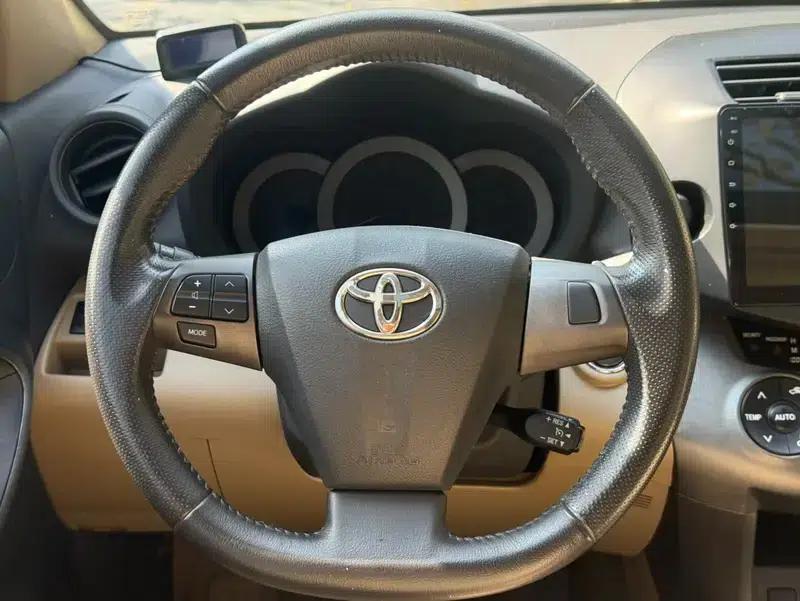 RAV4 2013 Special Edition 2.0L Automatic Elite — миниатюра 13
