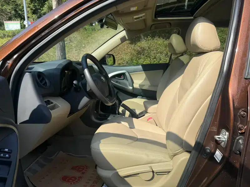 RAV4 2013 Special Edition 2.0L Automatic Elite — миниатюра 15