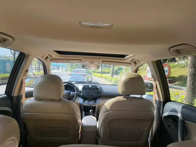 RAV4 2013 Special Edition 2.0L Automatic Elite — миниатюра 17