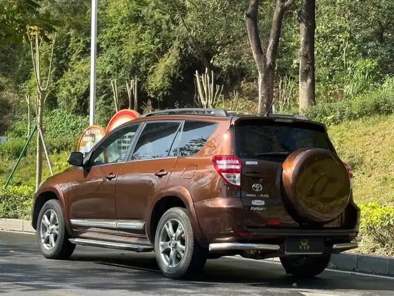RAV4 2013 Special Edition 2.0L Automatic Elite — миниатюра 4