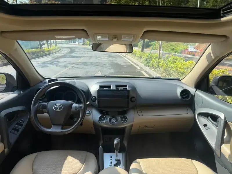RAV4 2013 Special Edition 2.0L Automatic Elite — миниатюра 10
