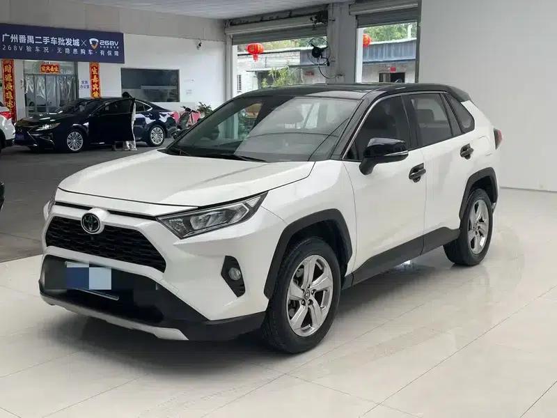 2021 RAV4 2.0L CVT 4WD Fashion Plus Edition — миниатюра 1