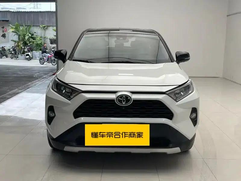 2021 RAV4 2.0L CVT 4WD Fashion Plus Edition — миниатюра 2