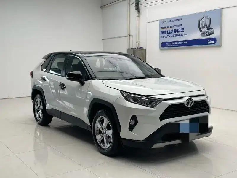 2021 RAV4 2.0L CVT 4WD Fashion Plus Edition — миниатюра 3