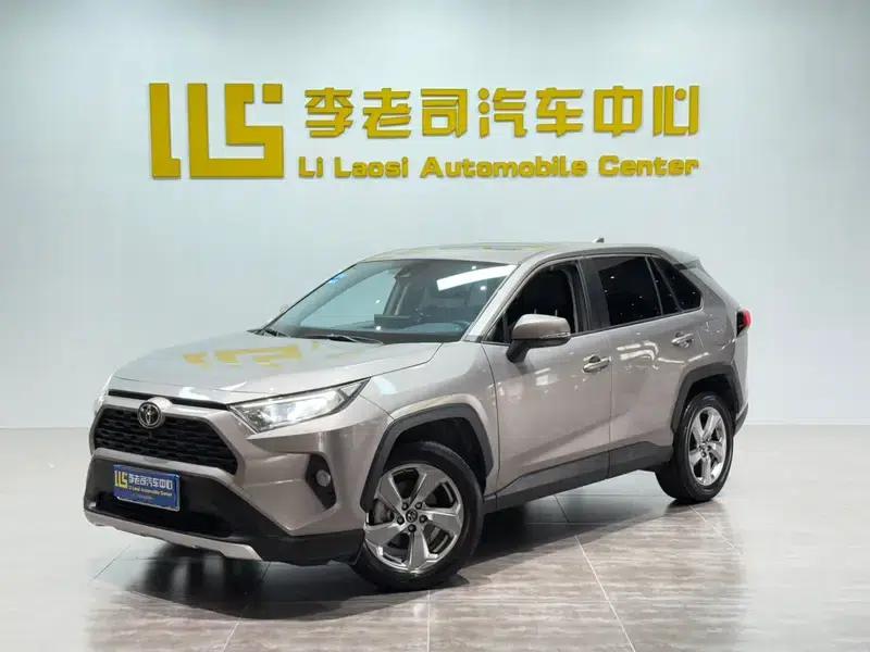 RAV4 2021 2.0L CVT 2WD Fashion Edition — миниатюра 1