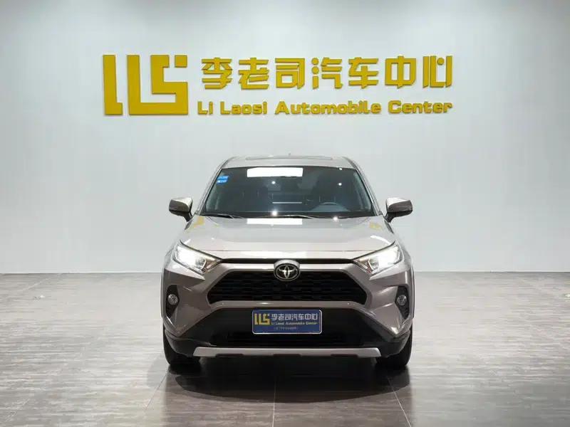 RAV4 2021 2.0L CVT 2WD Fashion Edition — миниатюра 2