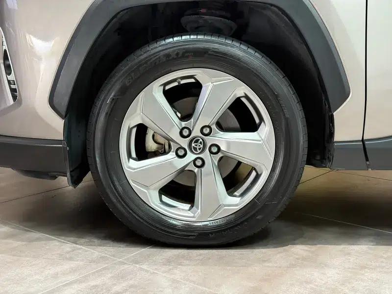 RAV4 2021 2.0L CVT 2WD Fashion Edition — миниатюра 13
