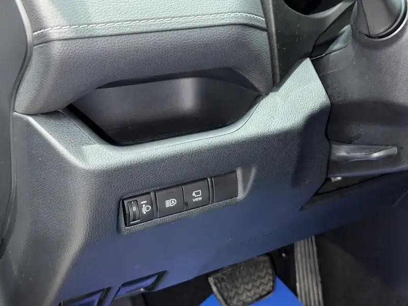 RAV4 2021 2.0L CVT 2WD Fashion Edition — миниатюра 18