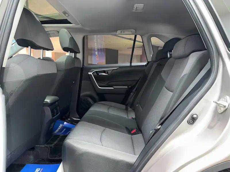RAV4 2021 2.0L CVT 2WD Fashion Edition — миниатюра 25