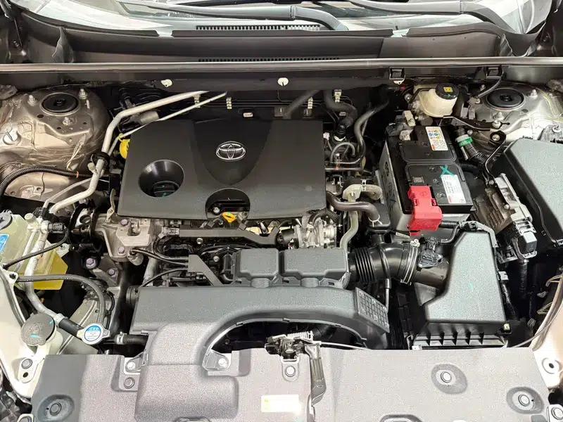 RAV4 2021 2.0L CVT 2WD Fashion Edition — миниатюра 7