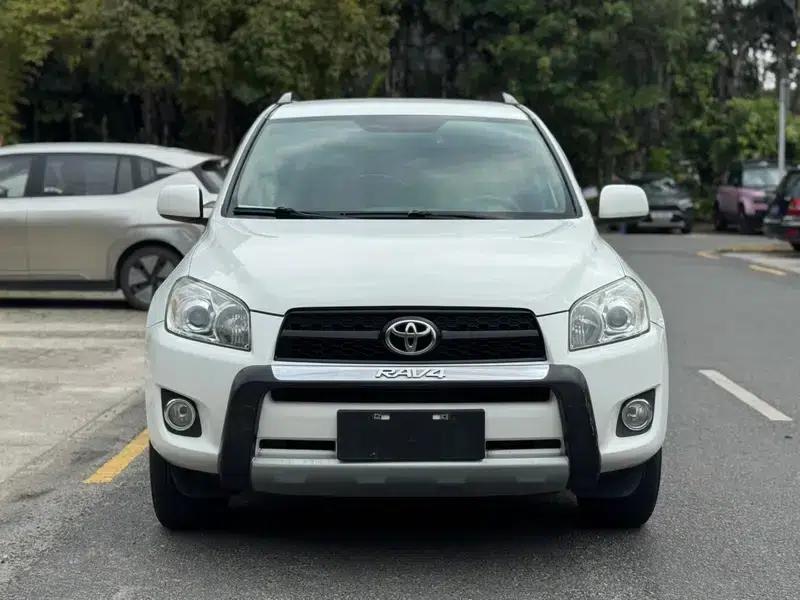 2011 RAV4 2.0L Automatic Classic Edition — миниатюра 2