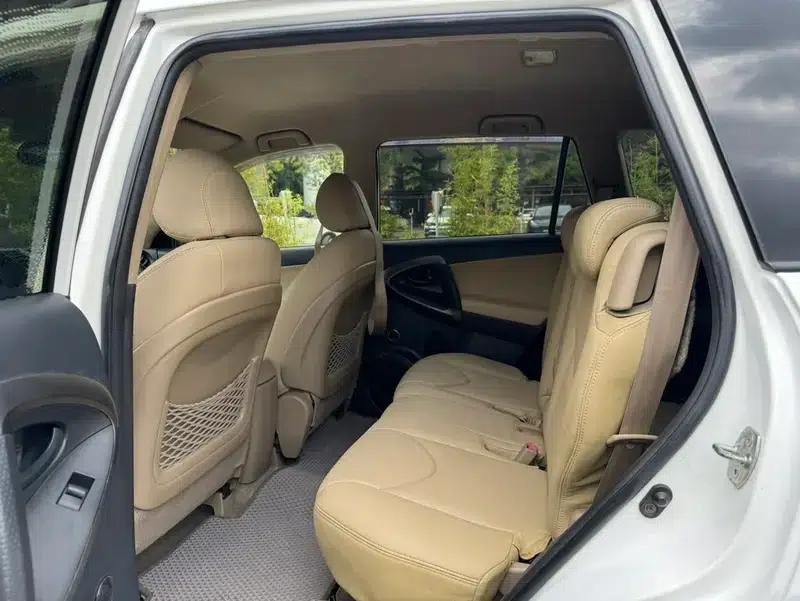 2011 RAV4 2.0L Automatic Classic Edition — миниатюра 13