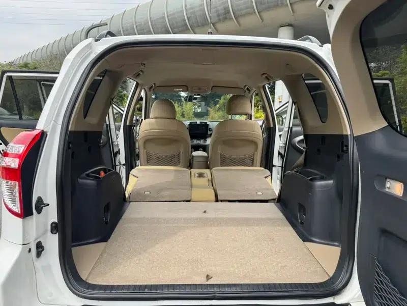2011 RAV4 2.0L Automatic Classic Edition — миниатюра 14
