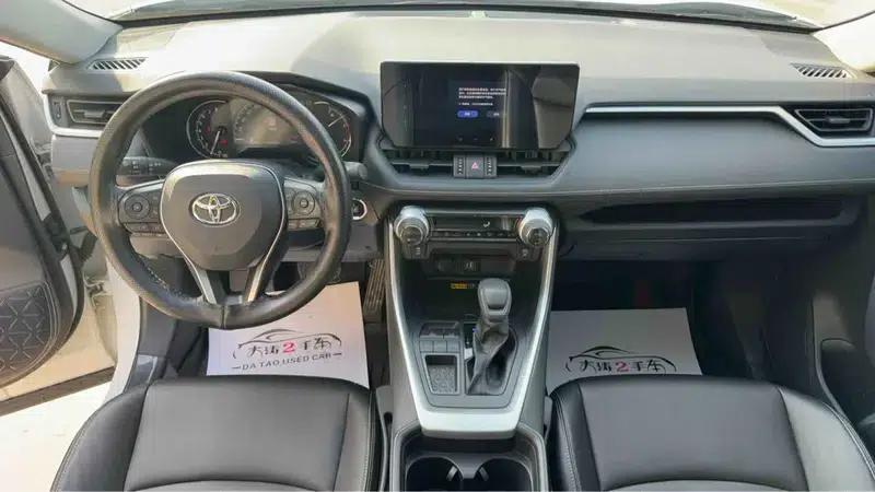 2023 RAV4 2.0L CVT 2WD Fashion Edition — миниатюра 12