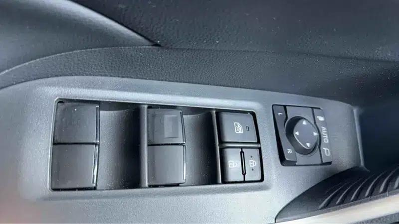 2023 RAV4 2.0L CVT 2WD Fashion Edition — миниатюра 16