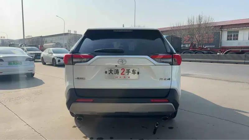 2023 RAV4 2.0L CVT 2WD Fashion Edition — миниатюра 6