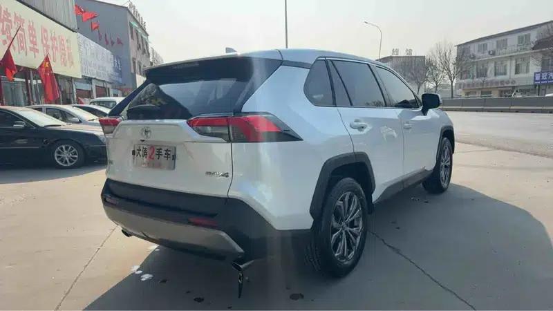 2023 RAV4 2.0L CVT 2WD Fashion Edition — миниатюра 7