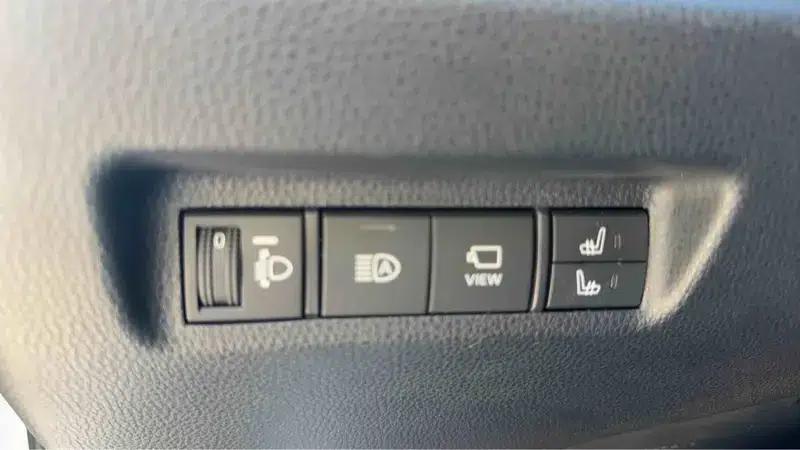 2023 RAV4 2.0L CVT 2WD Fashion Edition — миниатюра 8