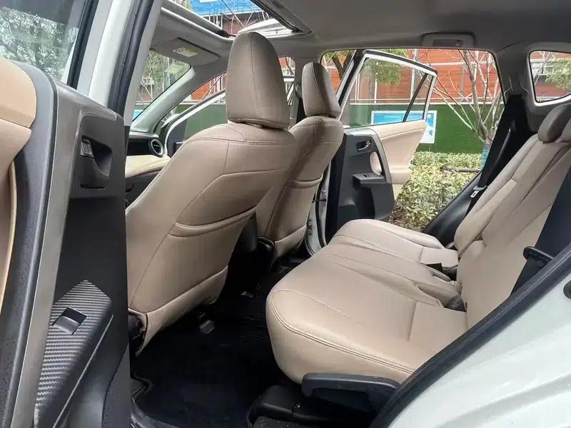 2016 RAV4 2.0L CVT 2WD Fashion Edition — миниатюра 11