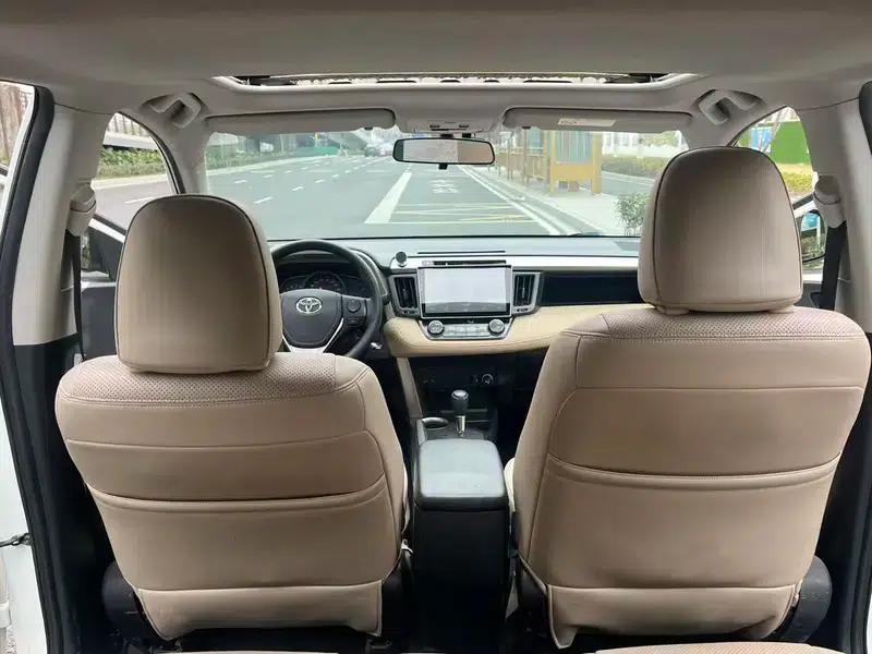 2016 RAV4 2.0L CVT 2WD Fashion Edition — миниатюра 12