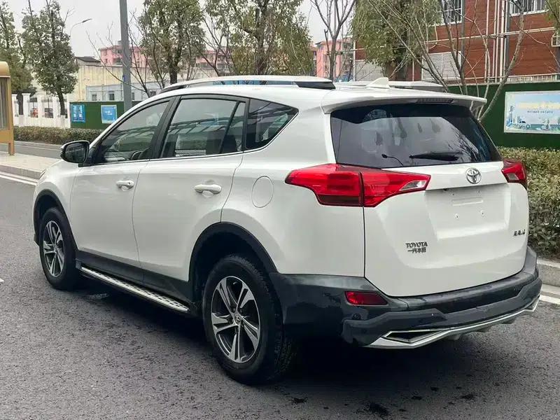 2016 RAV4 2.0L CVT 2WD Fashion Edition — миниатюра 5